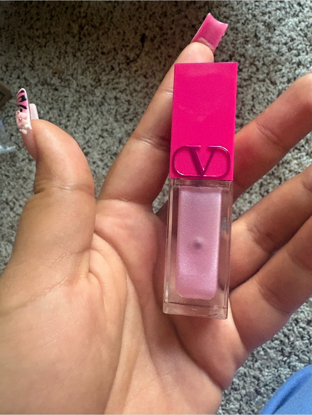 Valentino fuchsia lip gloss with matching cap